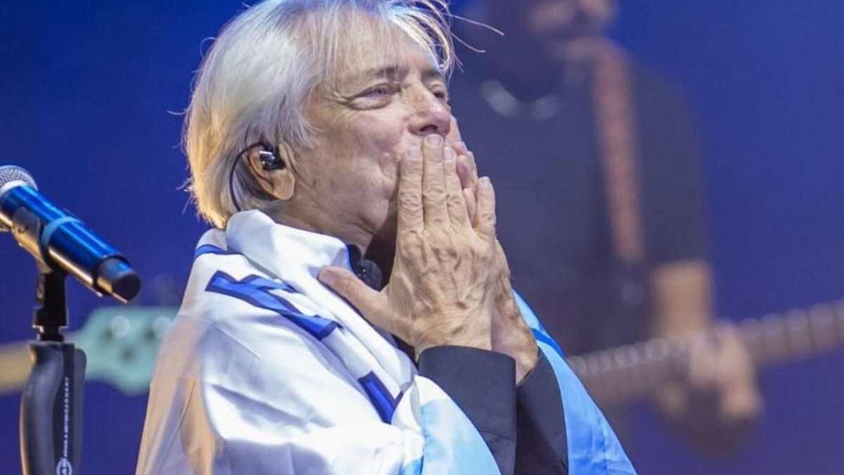 Nino D’Angelo, le parole che hanno commosso i fan : “Così mio figlio mi ha salvato dalla depressione”