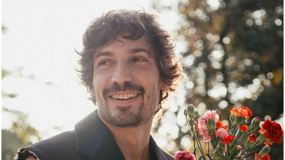 Pierdavide Carone: età, Amici, studi, malattia, fidanzata. Tutto sul cantante