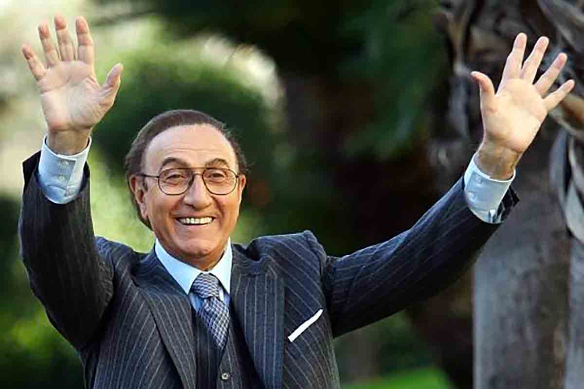Pippo Baudo e la musica: una vita tra note, scoperte e palcoscenici