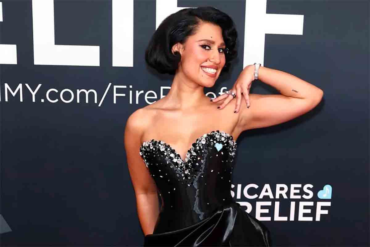 Raye, emozioni e imprevisti al festival All Points East di Londra
