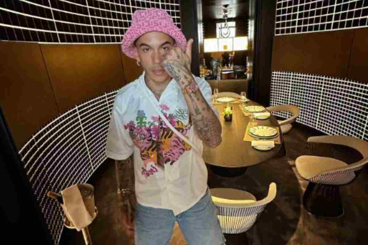 Dove vive Sfera Ebbasta? La villa blindata del trapper più famoso d’Italia
