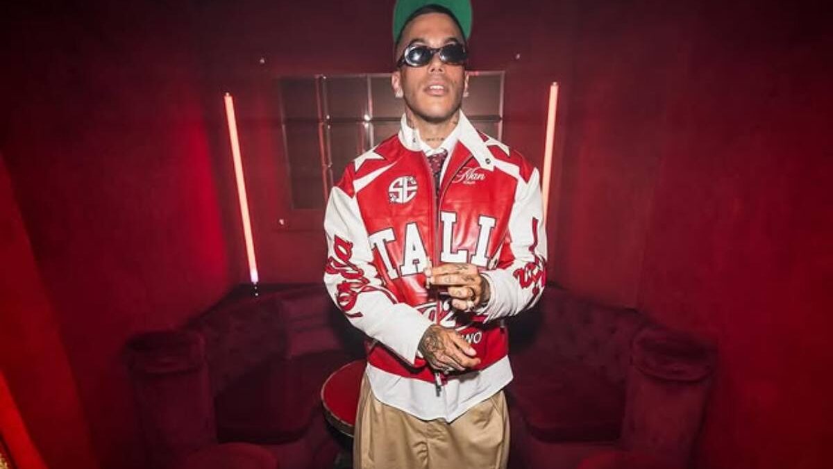 Caos al concerto di Sfera Ebbasta: rissa tra il pubblico, show interrotto. Le parole del trapper.