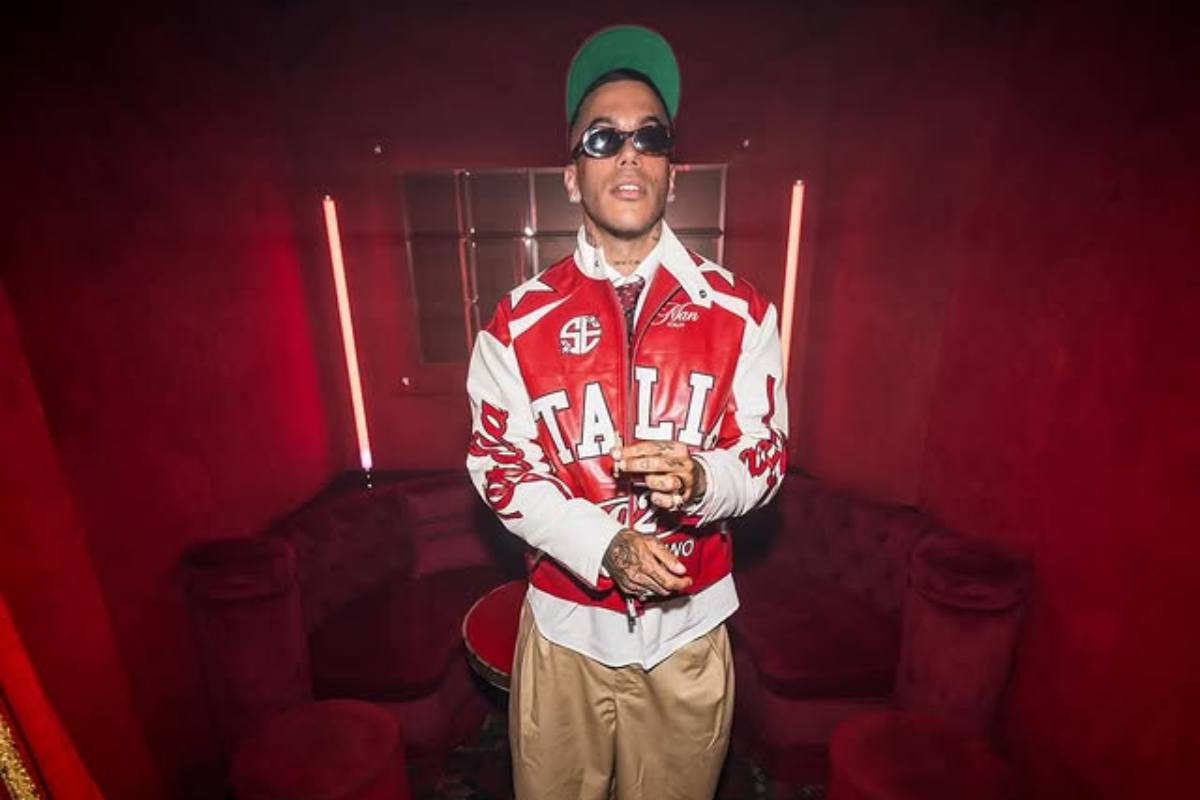 Caos al concerto di Sfera Ebbasta: rissa tra il pubblico, show interrotto. Le parole del trapper.
