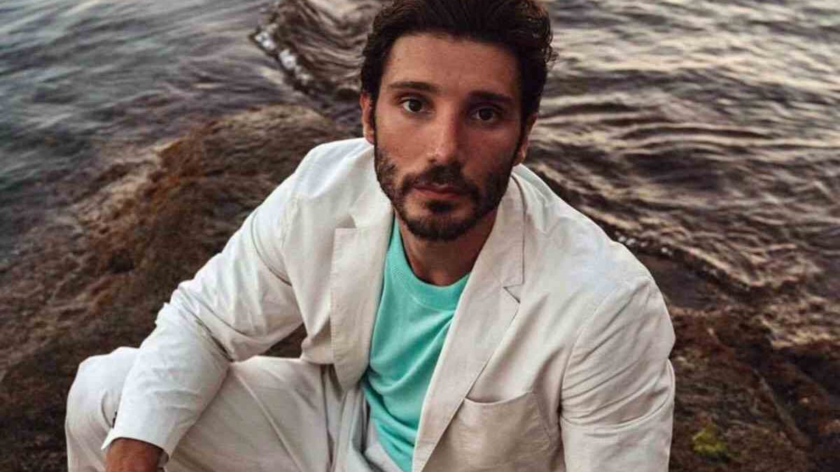 Stefano De Martino, parla l’avvocato: come sta il conduttore di Affari Tuoi
