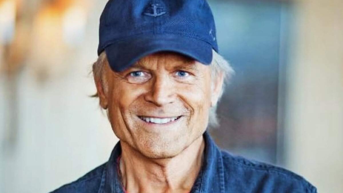 Cosa fa oggi Terence Hill dopo l’addio a Don Matteo: il profilo Instagram e la nuova vita