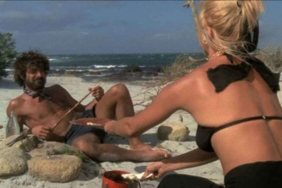 Travolti da un insolito destino nell'azzurro mare d'agosto