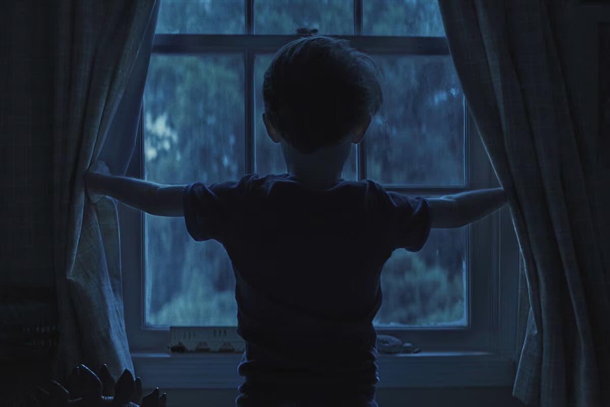 Weapons tra horror, thriller, e favola nera: trama, cast, quando esce