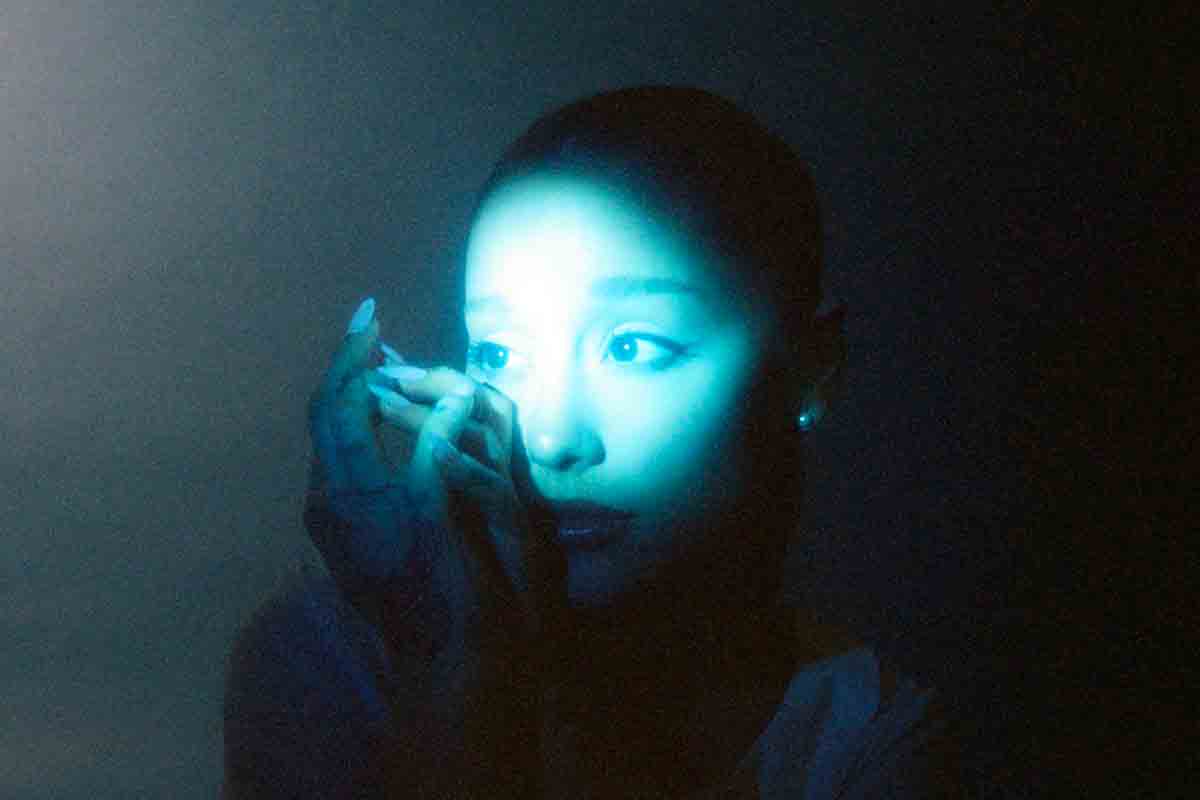 Ariana Grande contro i bagarini digitali: “Non è giusto” | Biglietti oltre i 2mila dollari per l’Eternal Sunshine Tour