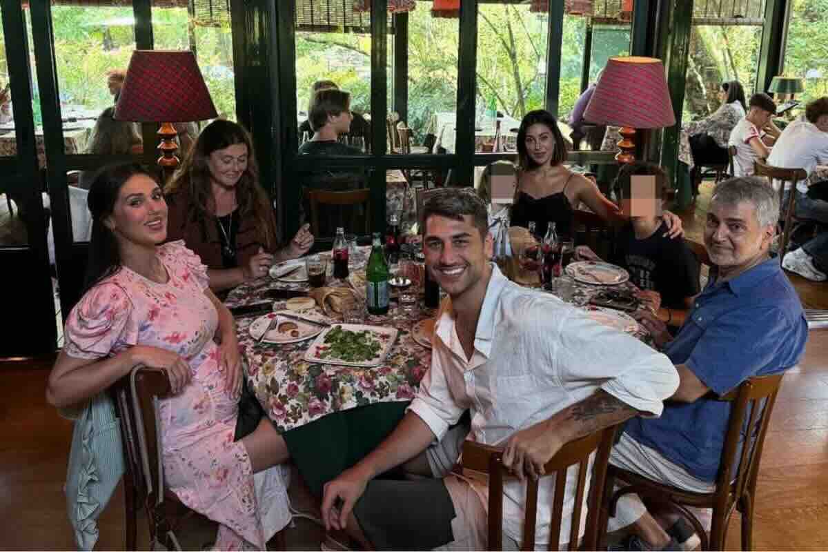 Belen festeggia il compleanno, ma una grande assenza fa esplodere la polemica: ecco chi non c’era