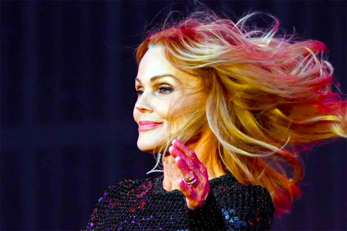 Belinda Carlisle: confessioni tra successi, eccessi e nuovi obiettivi artistici