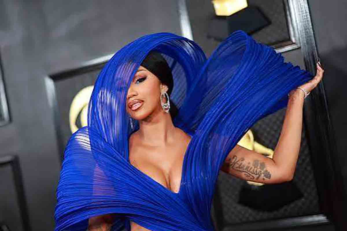 Cardi B annuncia la gravidanza a CBS Mornings: album “Am I the Drama?” il 19 settembre e tour arena nel 2026