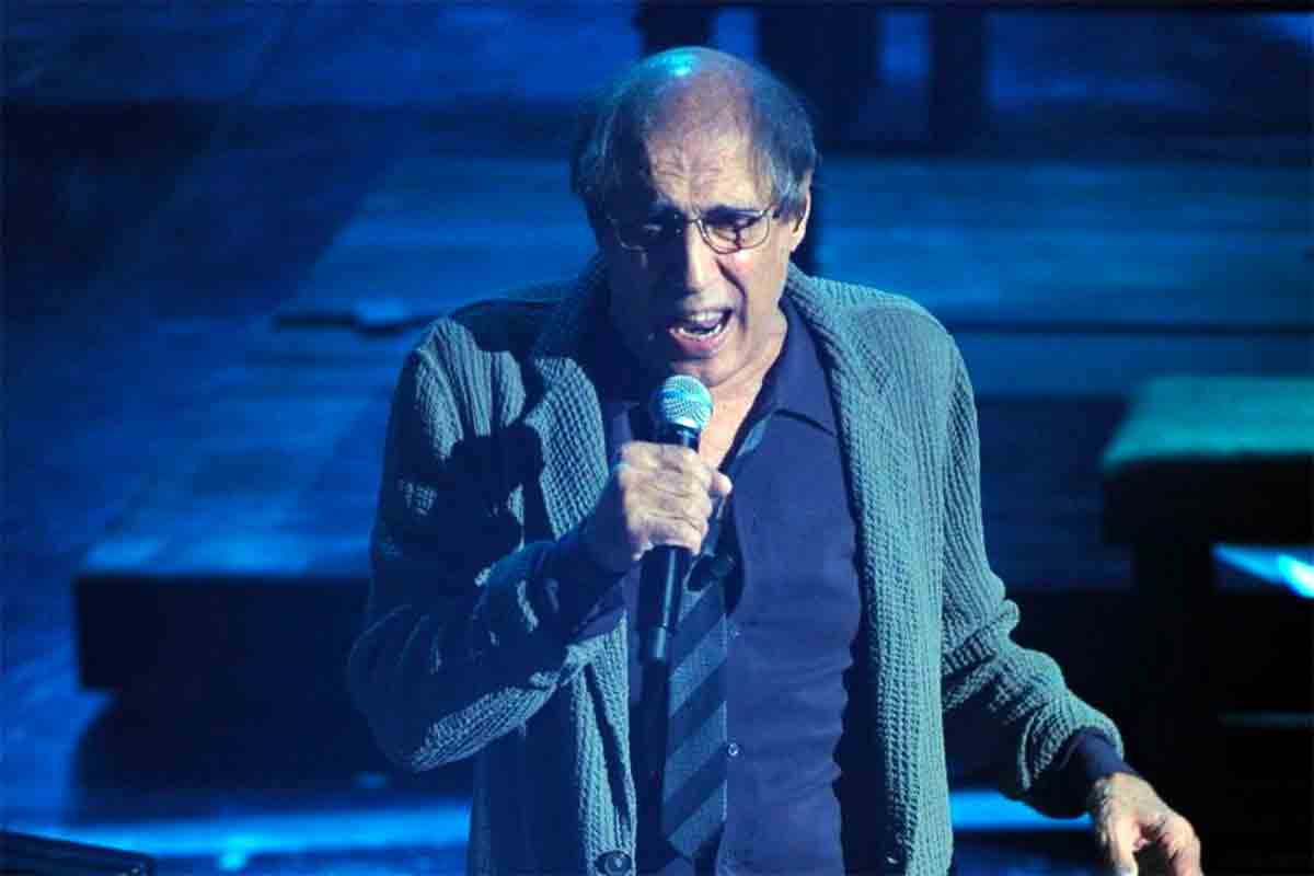 Celentano, Claudia Mori scrive alla Rai: “Almeno potreste rispondere” | La replica di Viale Mazzini: “Pronti ad accoglierlo anche a Sanremo”