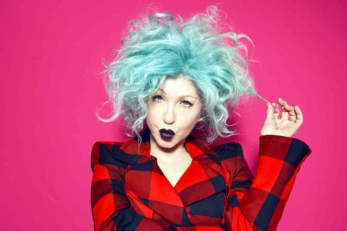 Cyndi Lauper, gran finale al Hollywood Bowl: con lei Joni Mitchell, Cher, SZA e John Legend | VIDEO