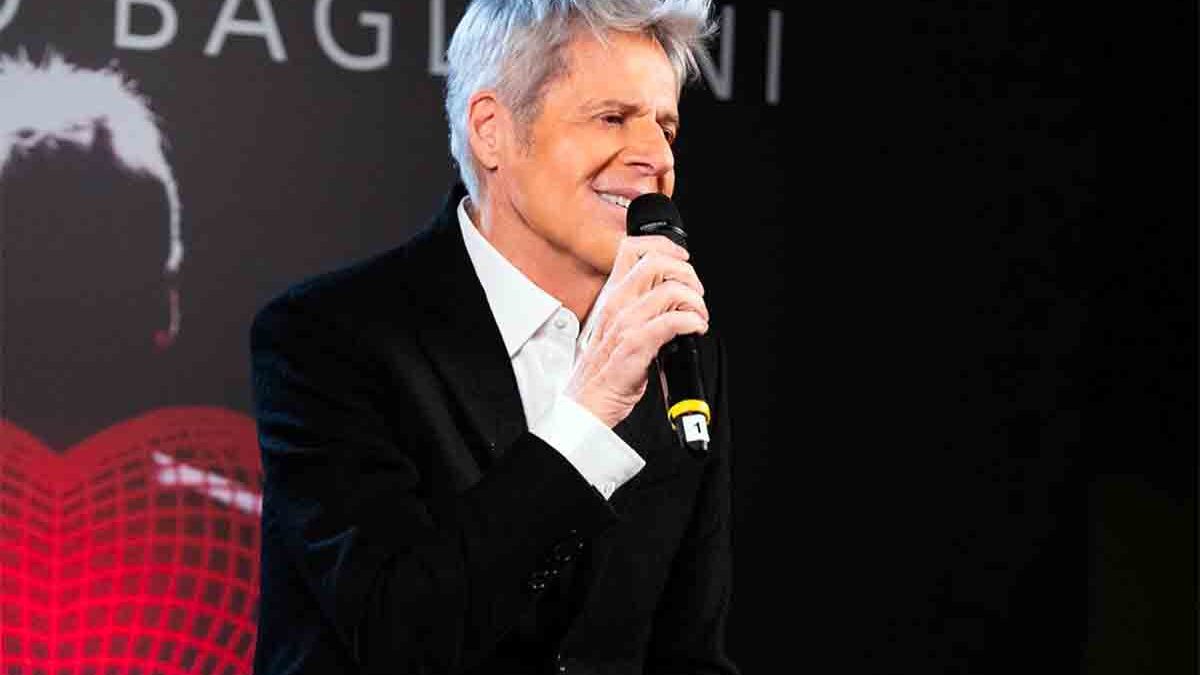 Claudio Baglioni a Lampedusa, anteprima dell’ultimo tour: festa, polemiche e tutte le cifre