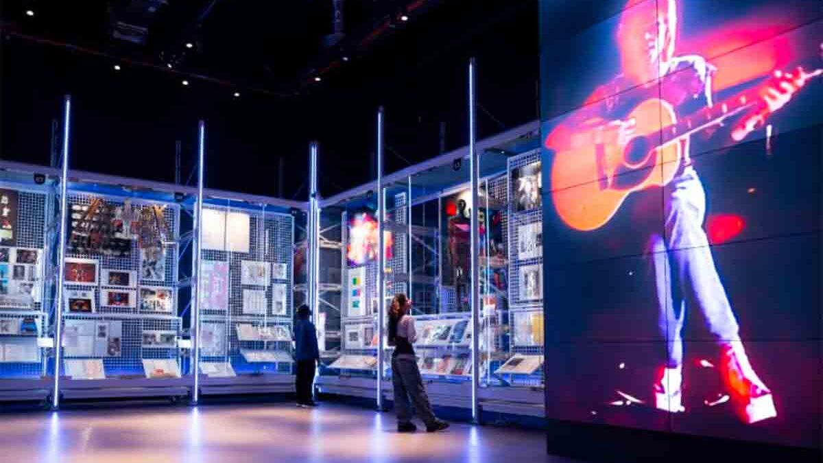 Il David Bowie Centre apre al VA East: l’archivio segreto diventa patrimonio pubblico