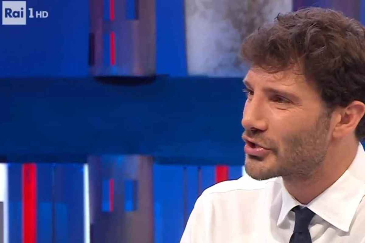 cosa ha detto de martino ascolti affari tuoi