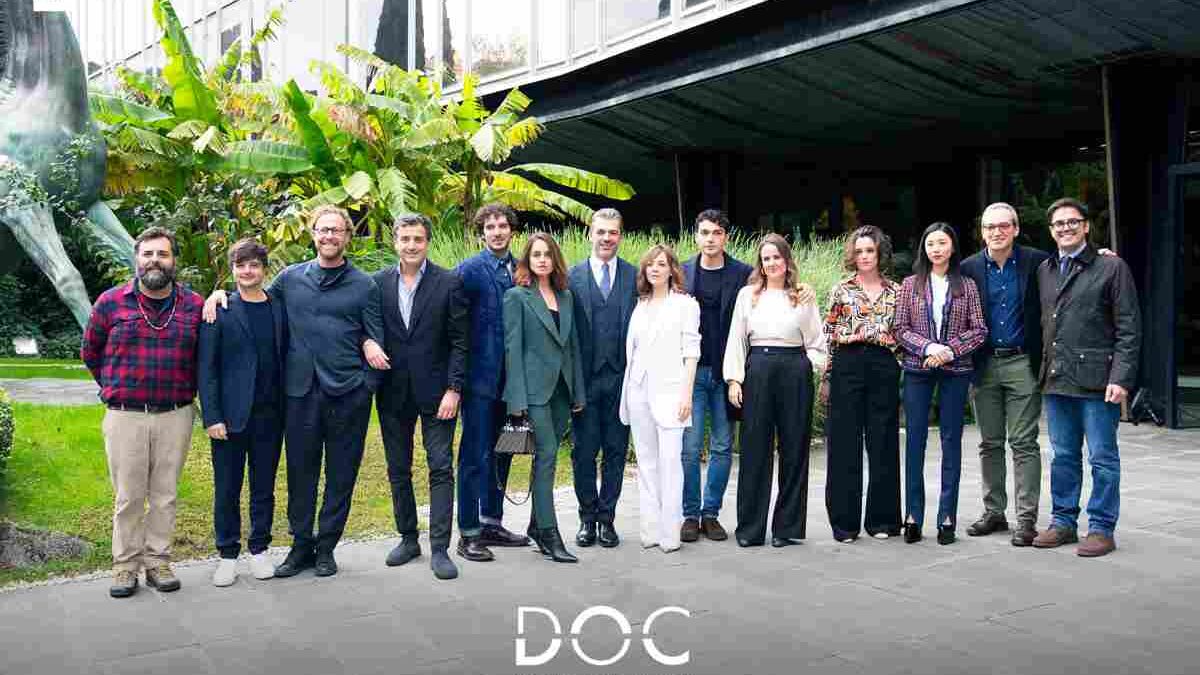 Il cast di Doc – Nelle tue mani si unisce alla manifestazione contro il genocidio a Gaza e sospende il lavoro sul set