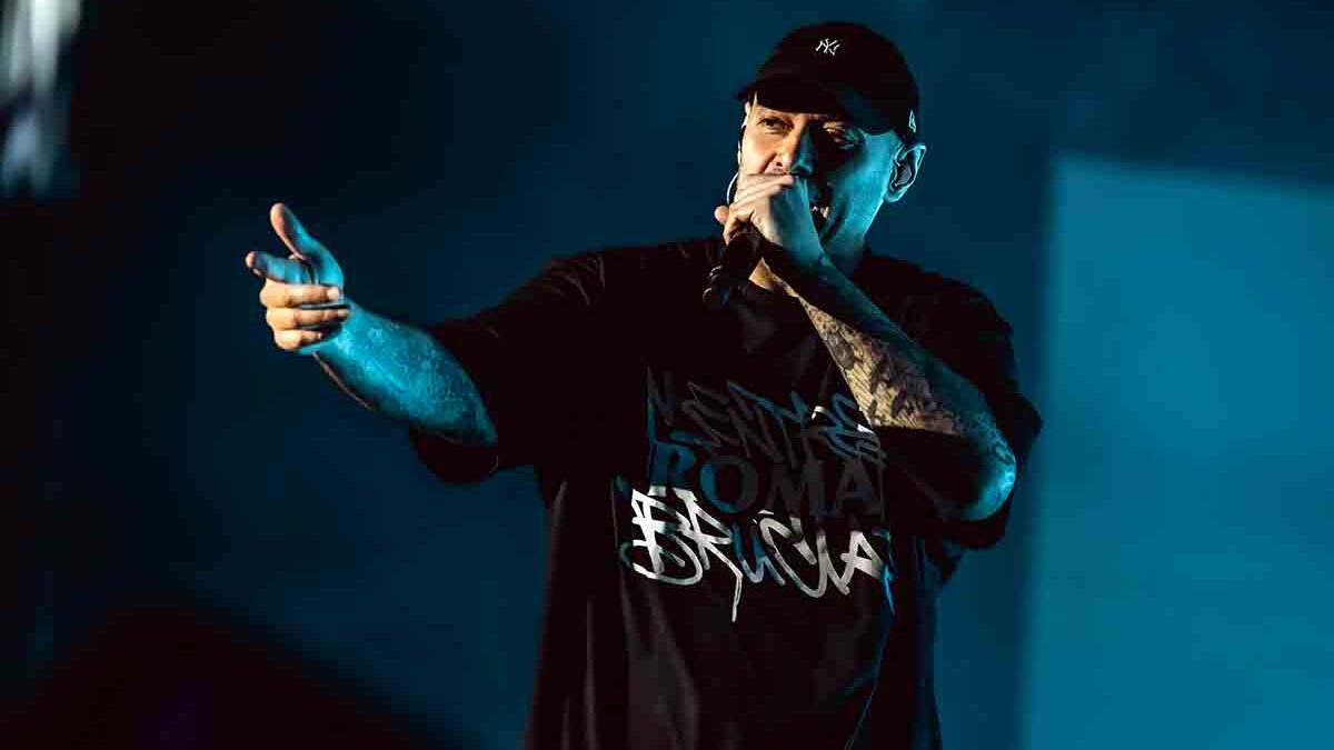 Fabri Fibra e “Milano Baby” con Joan Thiele: la città che ti salva (e ti toglie il fiato)