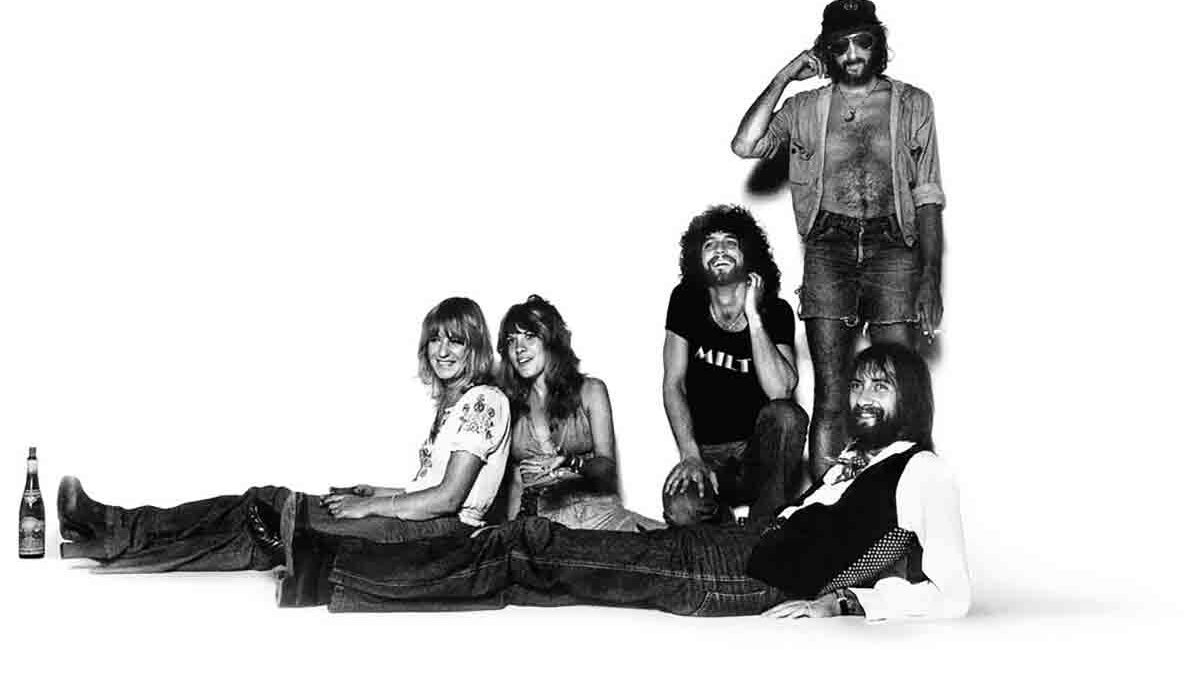 Fleetwood Mac, ‘rumours’ di reunion: Stevie Nicks e Lindsey Buckingham, un post criptico riaccende le voci