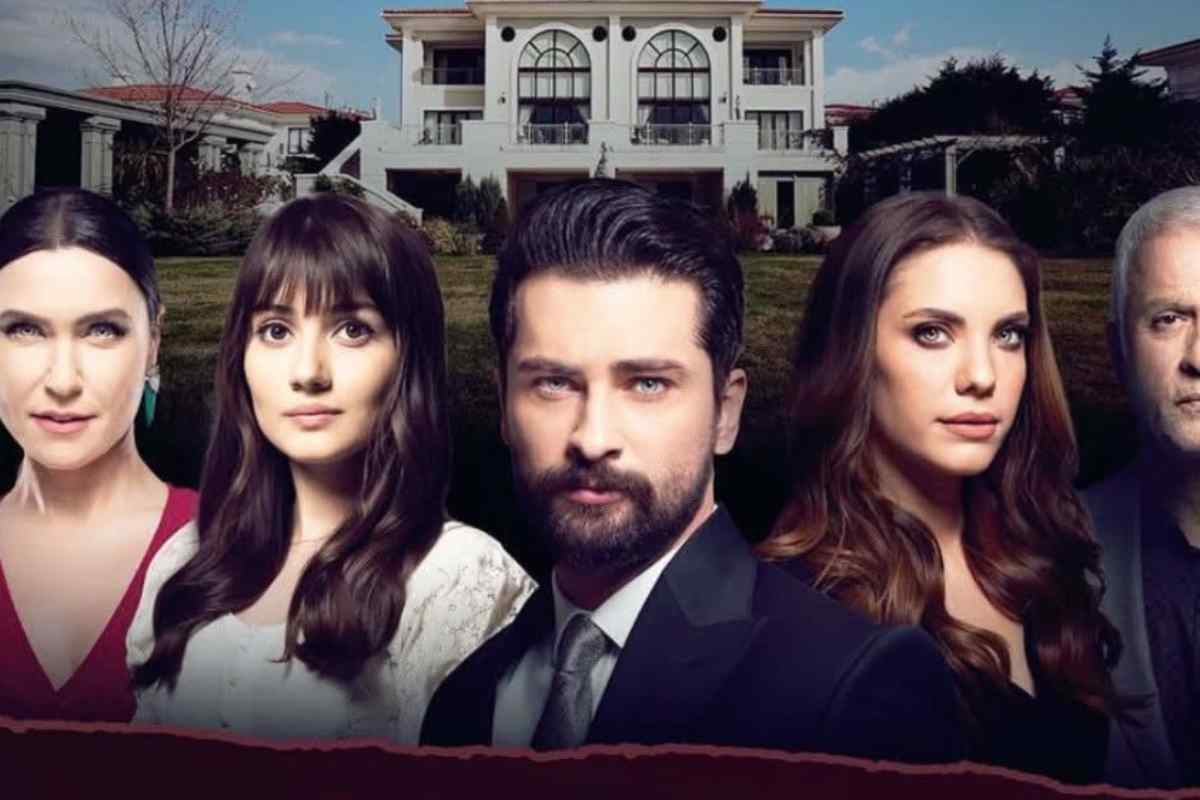 Forbidden Fruit sospesa, Mediaset ha deciso: quando torna la soap