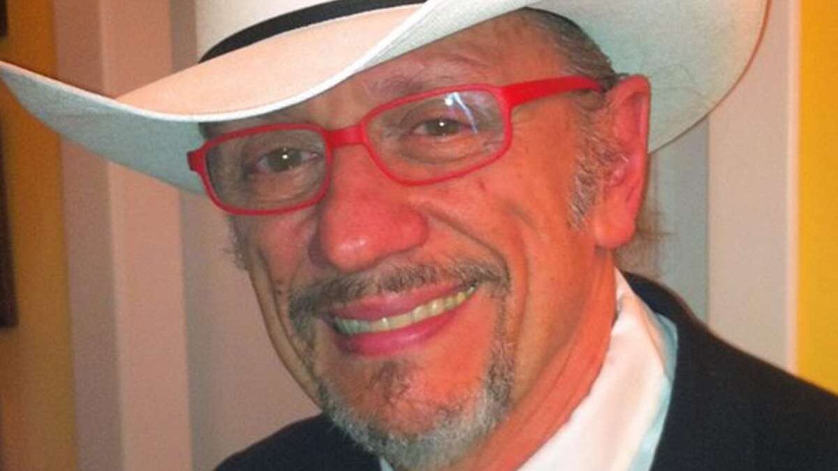 Chi è Foxy John, la voce di Ballando con le stelle