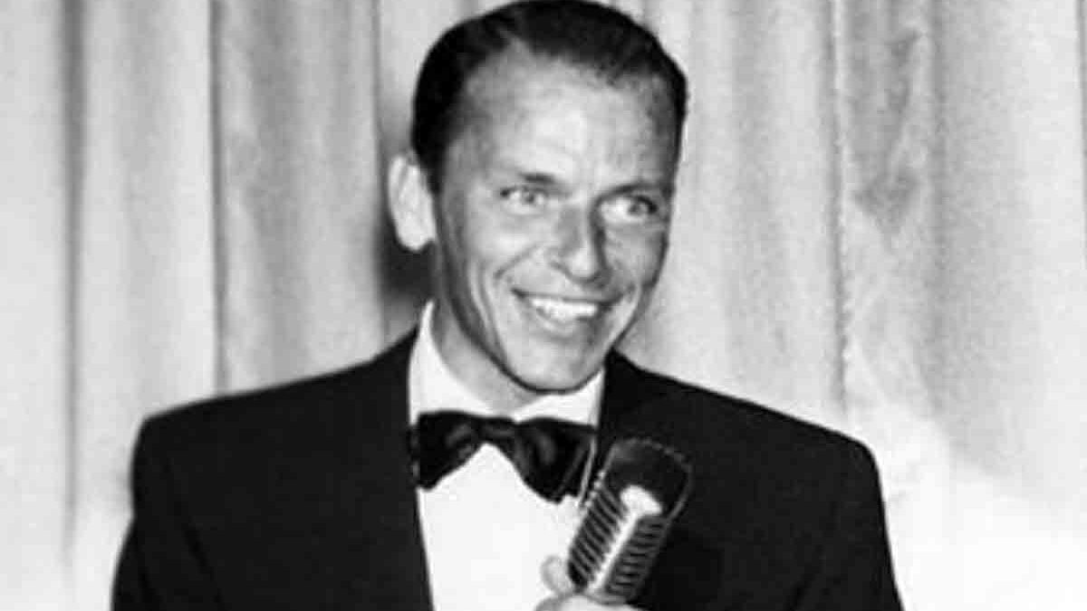 Frank Sinatra, torna in vinile per i 70 anni di ‘In the Wee Small Hours’