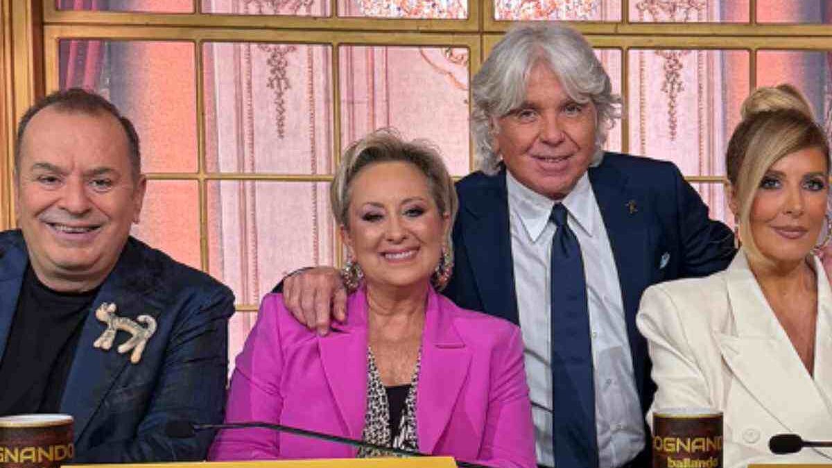 Ballando con le Stelle, perché Ivan Zazzaroni è sempre in piedi durante le puntate
