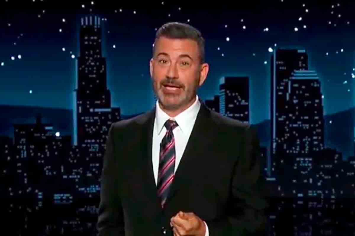 Jimmy Kimmel torna in tv e sfida Trump: “La libertà di parola non si cancella”