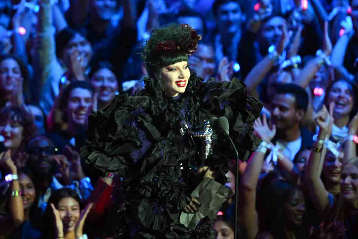 MTV VMAs 2025: Lady Gaga è l’Artista dell’anno, premiazione lampo e show stratosferico | VIDEO