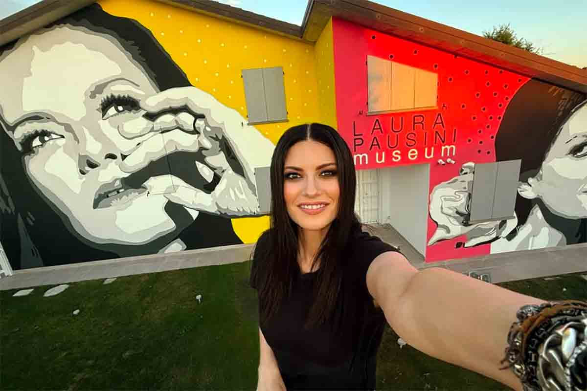 Laura Pausini si regala un museo: apre la casa‑archivio che racconta trent’anni di carriera