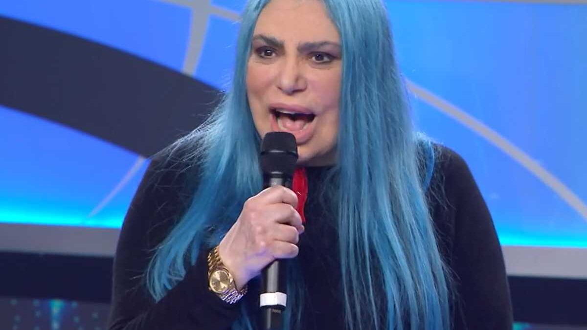 La casa di Loredana Bertè è un mondo a parte: i ricordi, il rock e un letto molto personale