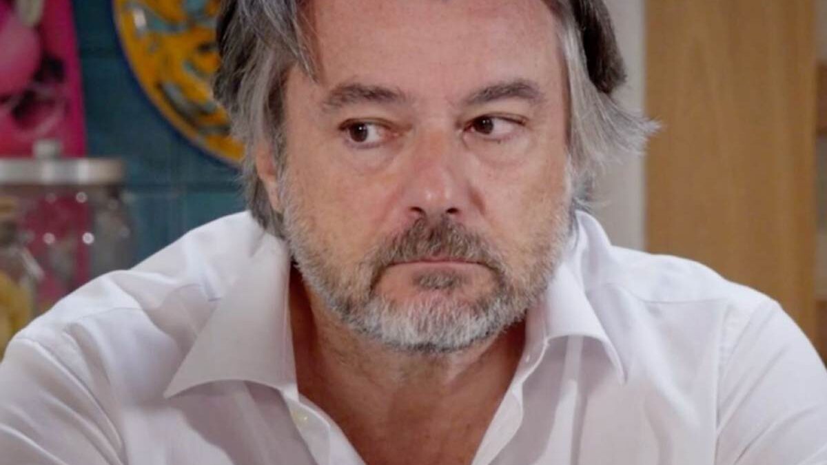 Un Posto al sole, nuove puntate: Michele sta male, nuovi problemi di salute