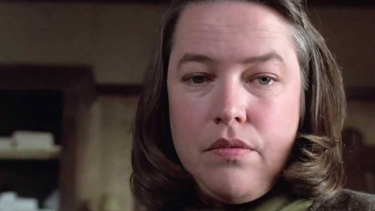 Kathy Bates confessa: “Durante Misery non deve morire ero in pericolo”. Il retroscena