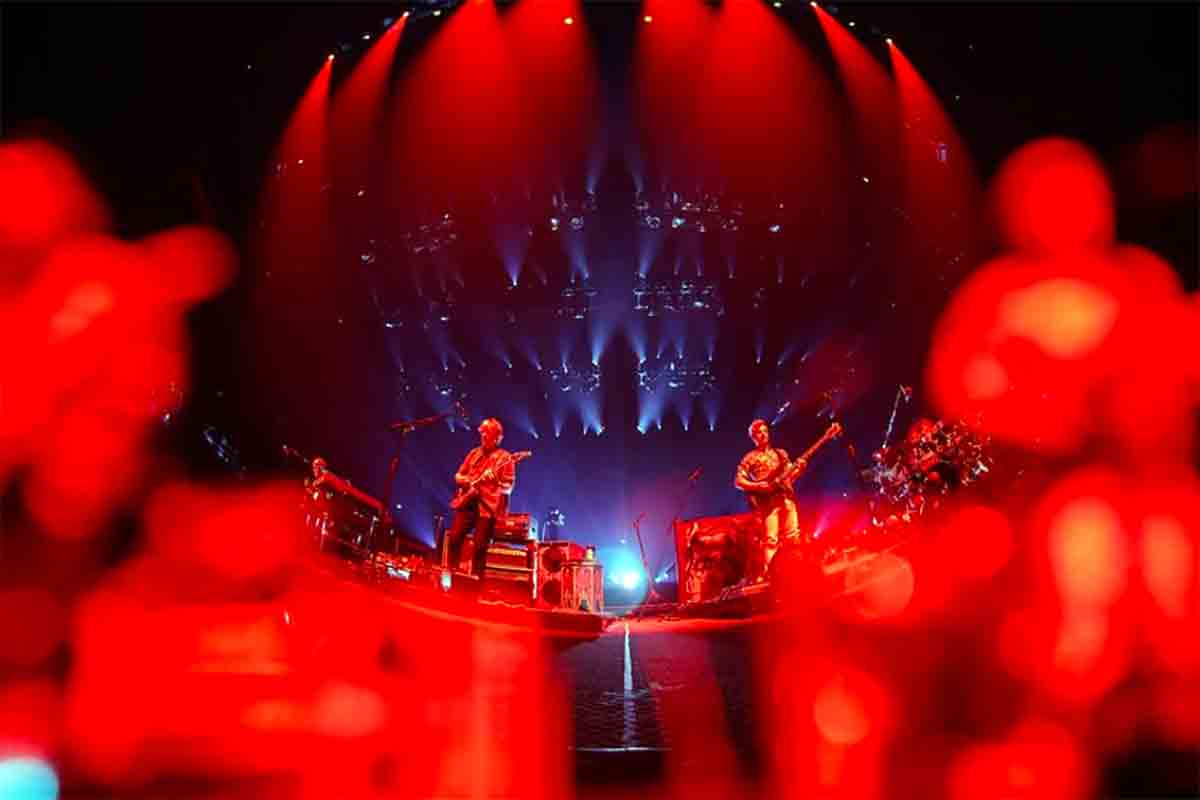 Tragedia al concerto dei Phish: rissa e coltellate, un morto e due feriti gravi | La band: “Siamo profondamente addolorati”
