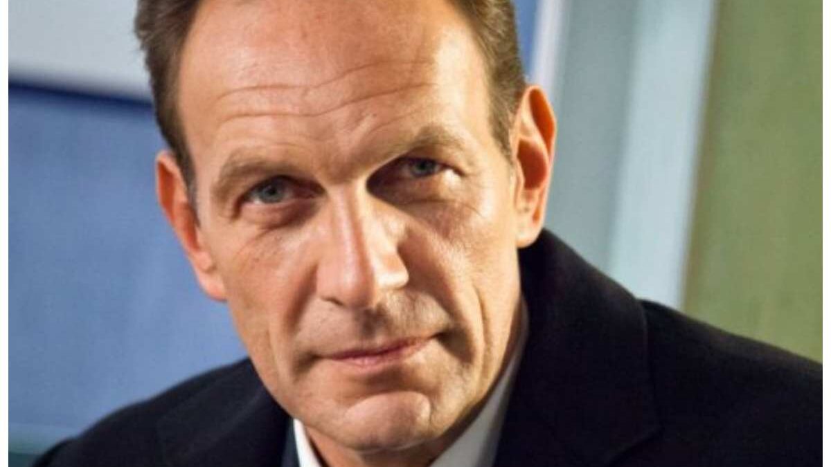 Riccardo Polizzy Carbonelli: età, dove vive, moglie e figli, profilo Instagram. Tutto sull’attore di Un Posto al Sole