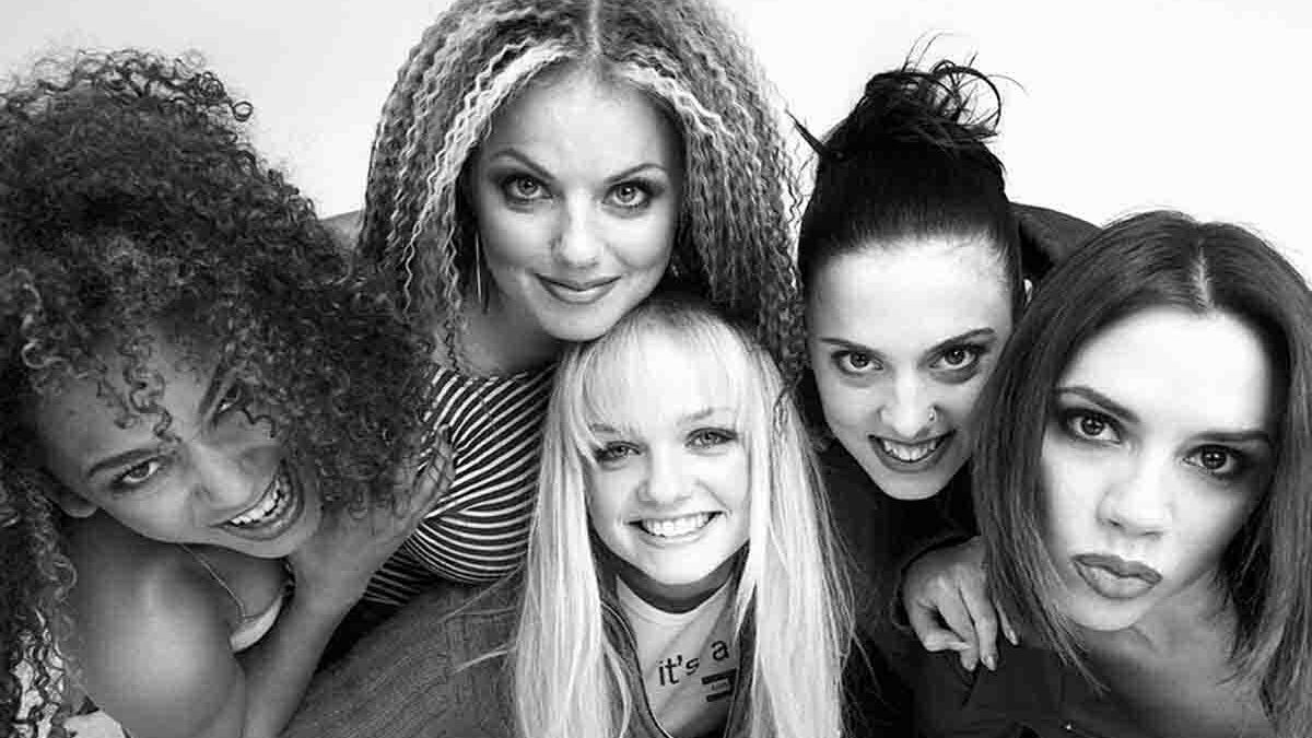 Victoria Beckham riaccende le voci di reunion Spice Girls: “Ci stiamo provando…”