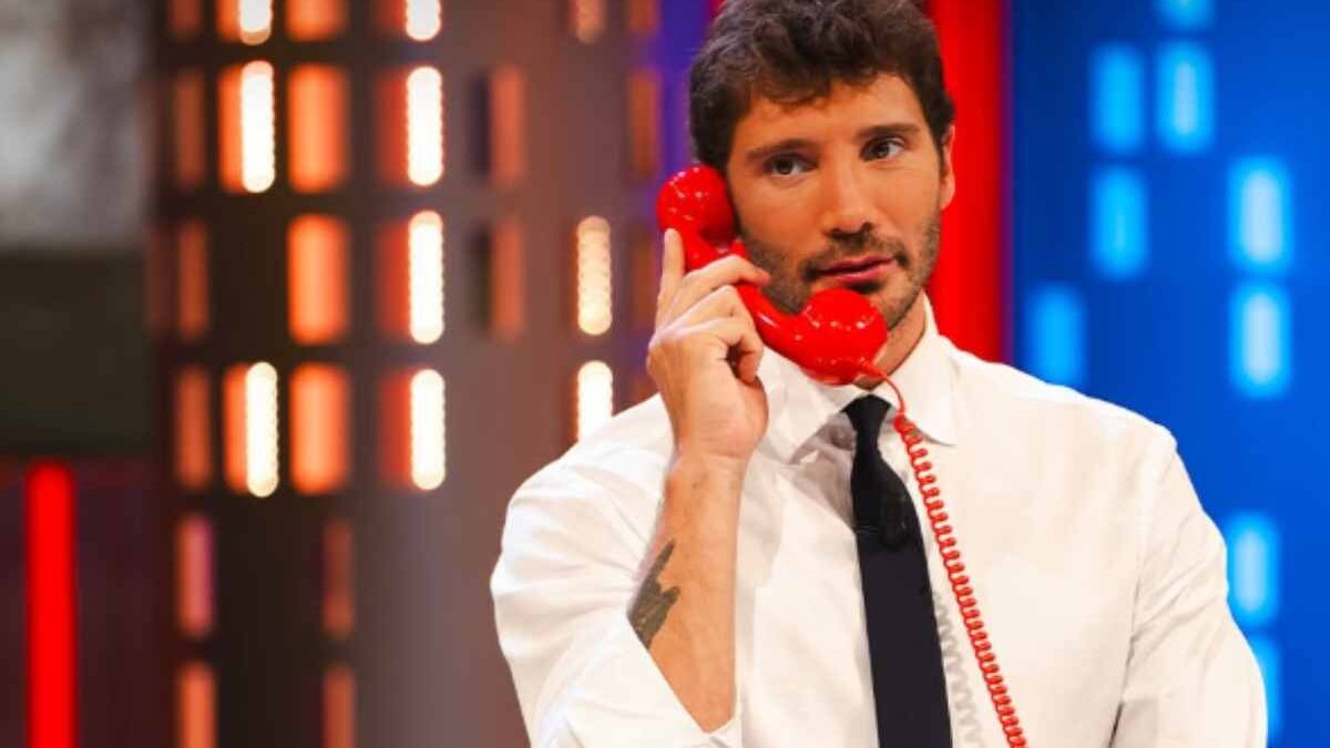 Affari Tuoi si ferma, perché stasera non va in onda e quando torna Stefano De Martino