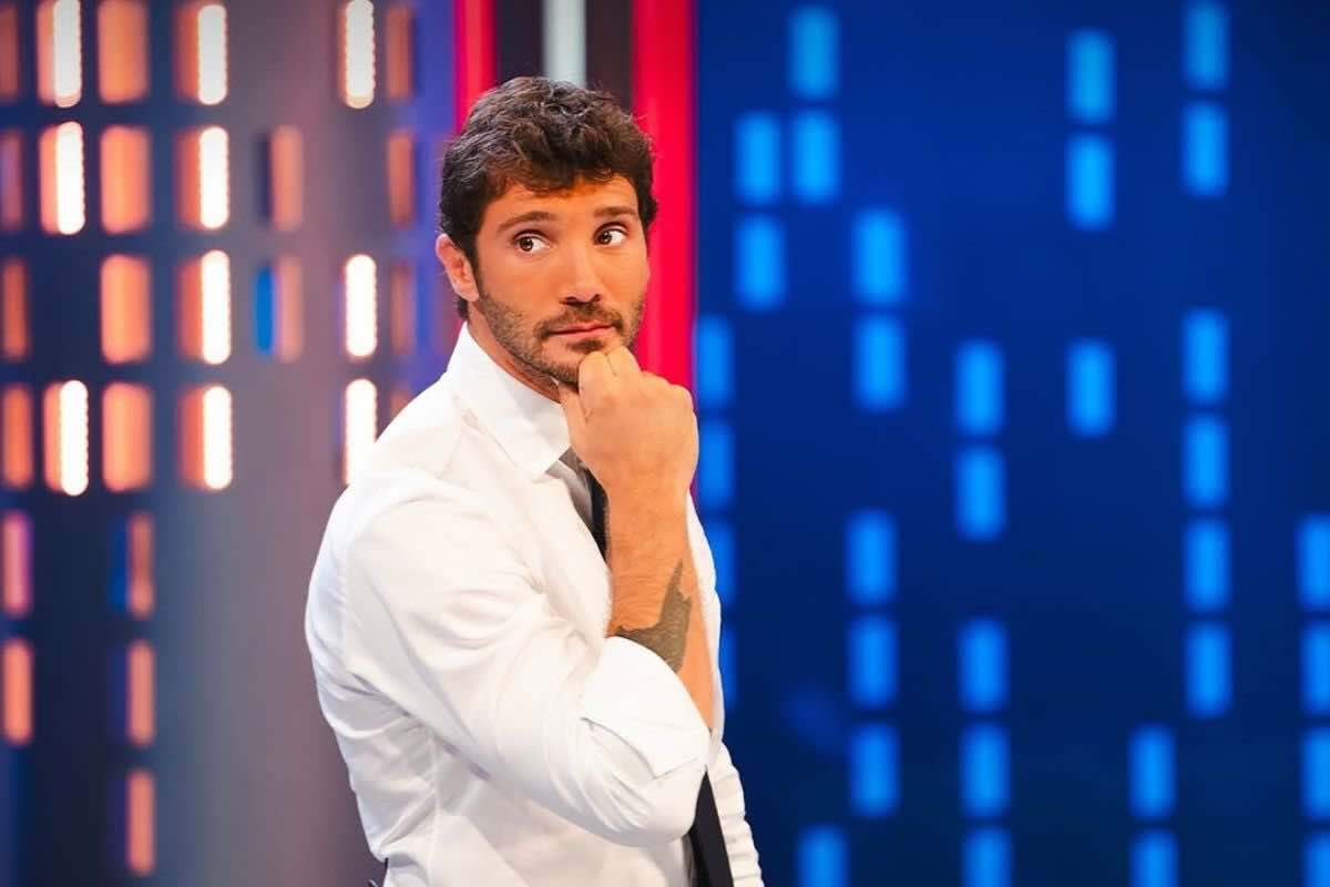 stefano de martino reazione affari tuoi
