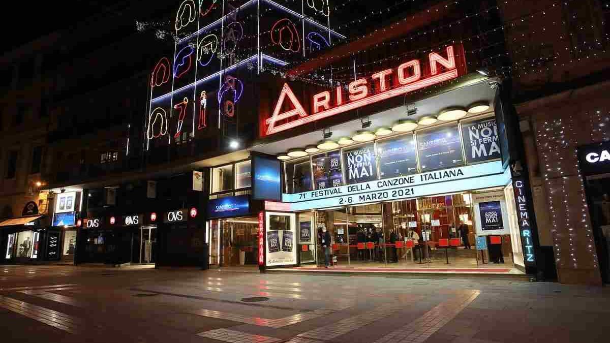 Sanremo, addio al teatro Ariston? La nuova indiscrezione cambia tutto