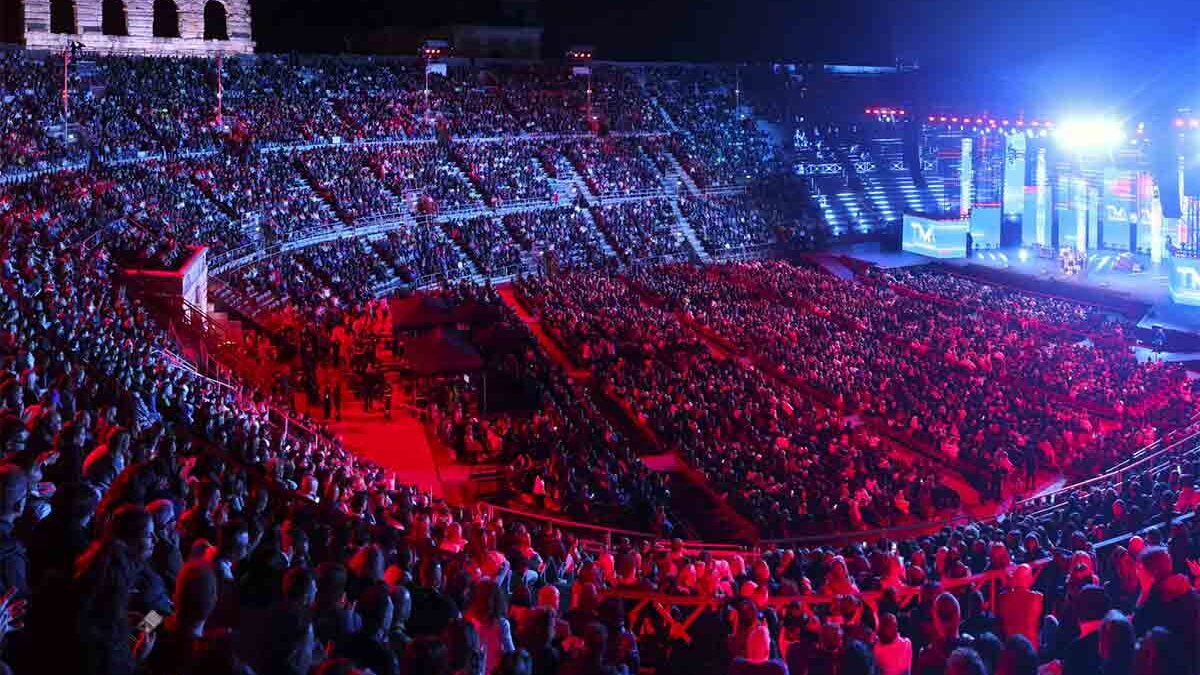 Tim Music Awards 2025, due notti da sold out all’Arena di Verona: cast stellare e premi per le canzoni e i tour