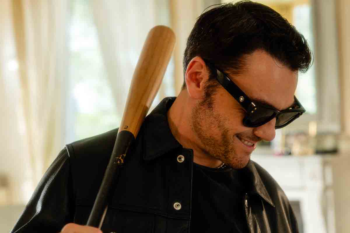 Tiziano Ferro annuncia Cuore Rotto, il suo nuovo singolo: “I dolori ci faranno ballare”