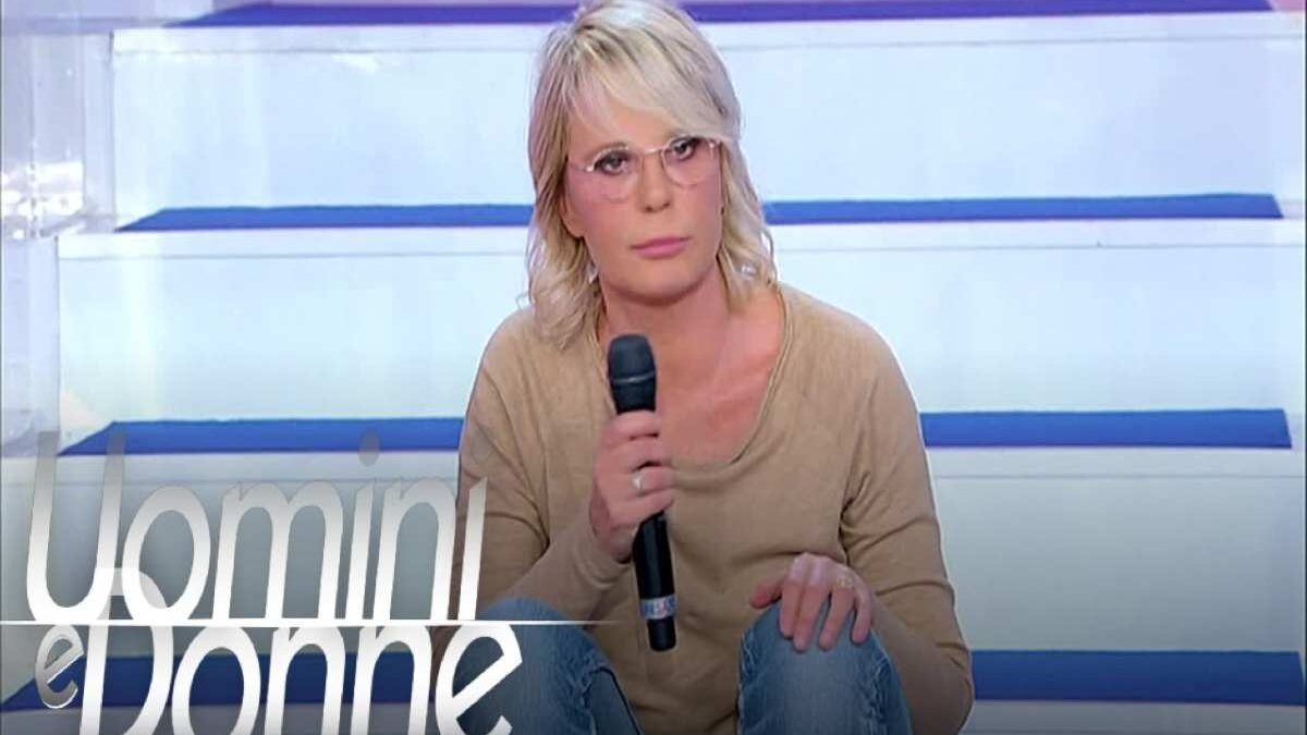 Uomini e Donne, la dama del trono over al pronto soccorso. Cosa è successo