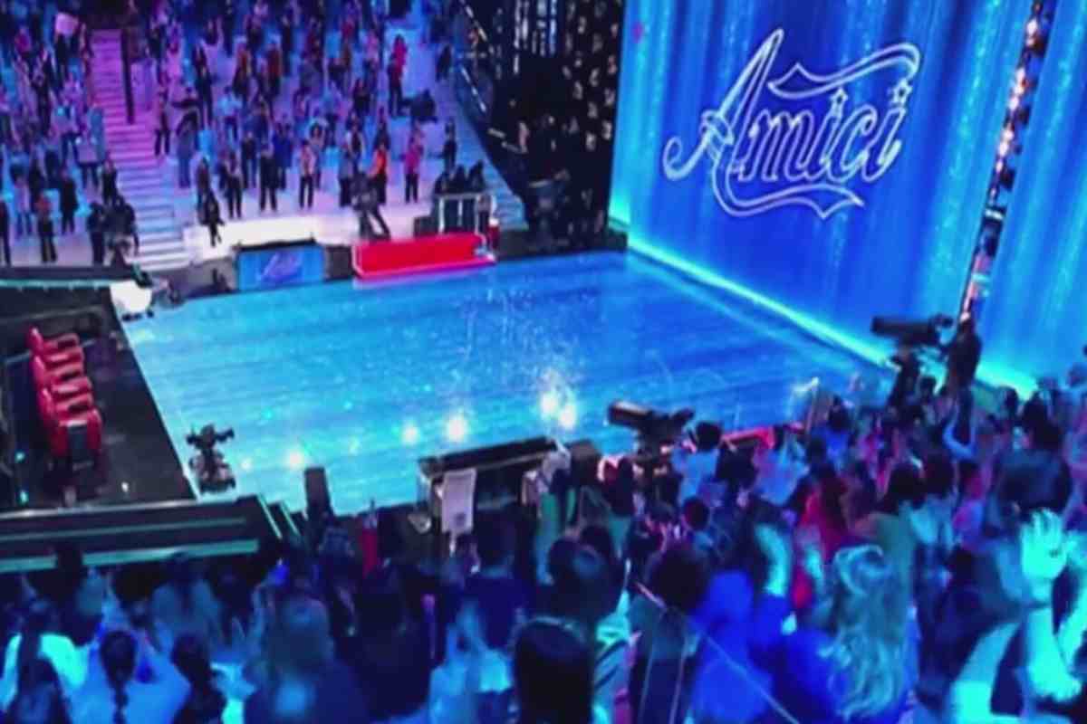 Amici, anticipazioni domenica 19 ottobre: chi è a rischio eliminazione