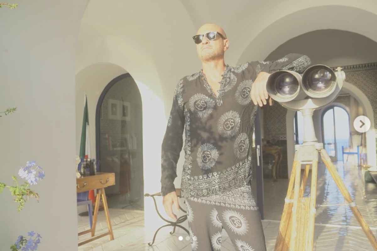 Nonostante la sua natura riservata e la preferenza per una vita privata lontana dai riflettori, Biagio Antonacci è molto presente