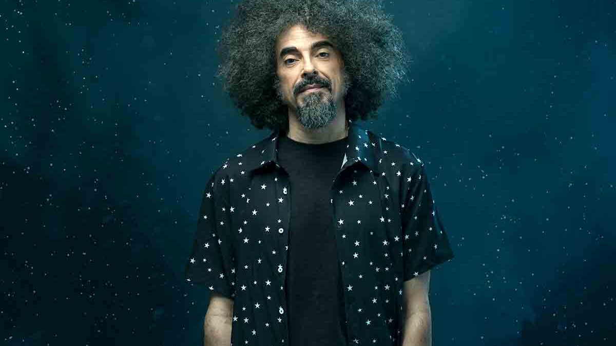 Caparezza, “Io sono il viaggio”: nuovo singolo e un disco-fumetto | Tutte le date degli show e degli incontri con i fan