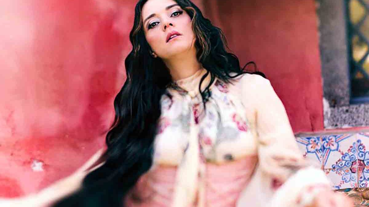 Carmen Consoli presenta “Amuri Luci”: un album in siciliano tra memoria, rabbia e speranza | Le date del tour