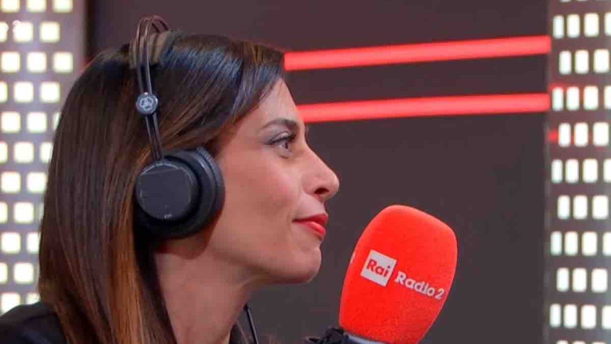 Chiamami Radio2, l’appello in diretta dà forza a tutte le donne: “Denunciate la violenza, sempre!”