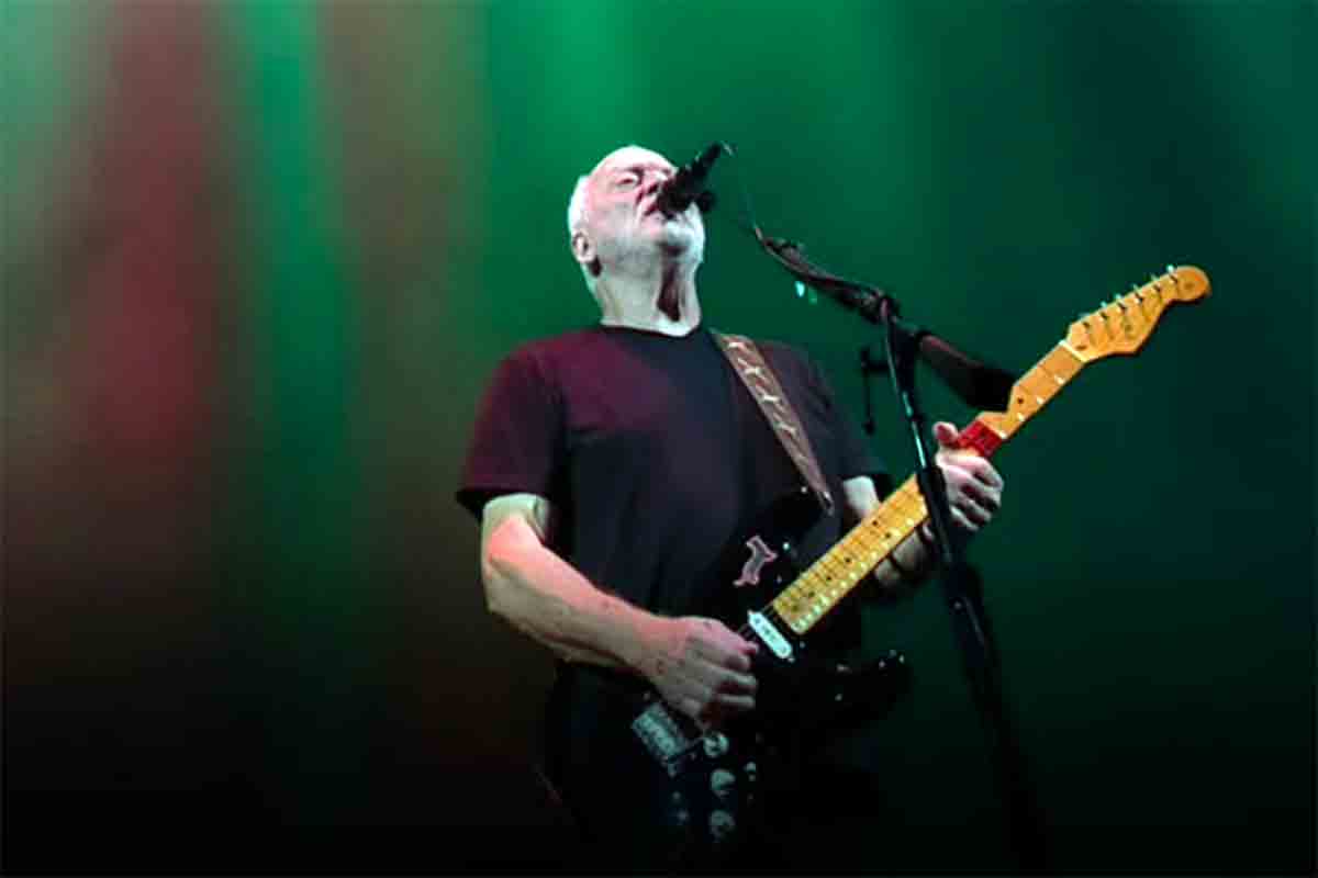 Pink Floyd, David Gilmour chiude con Roger Waters: “Non suonerò mai più con lui”
