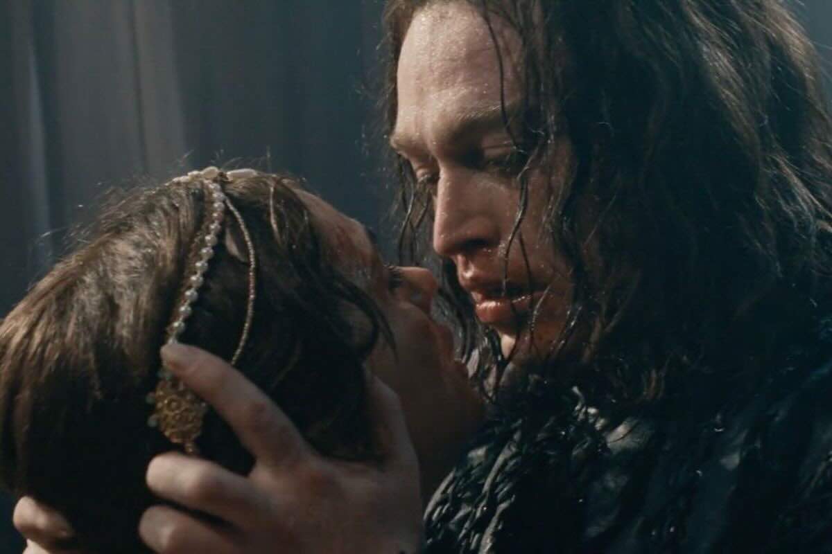 L’altro volto del Conte, “Dracula – L’amore perduto” è oscuro e romantico: è il film più atteso di ottobre