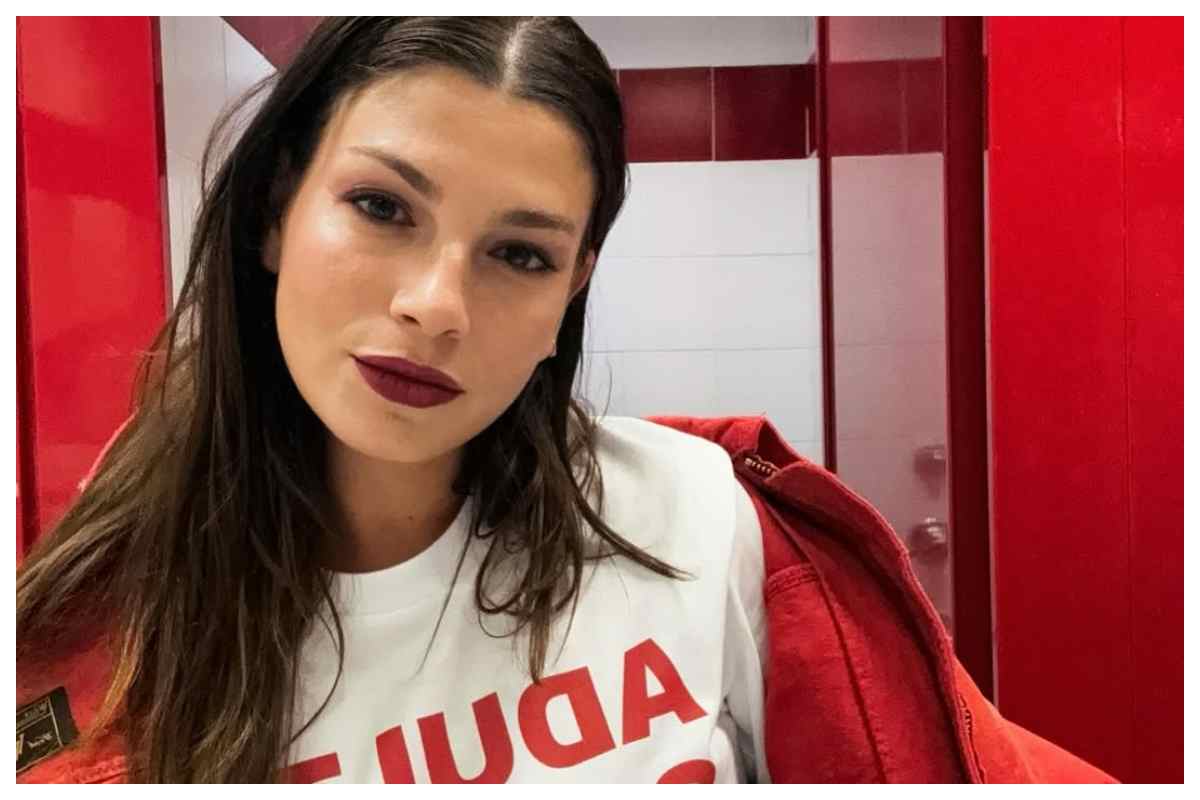 Emma Marrone mostra per la prima volta il suo salotto, il dettaglio doloroso non sfugge: la cantante ha voluto farlo